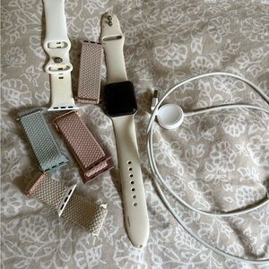 Applewatch with Multiple Bands and Charger